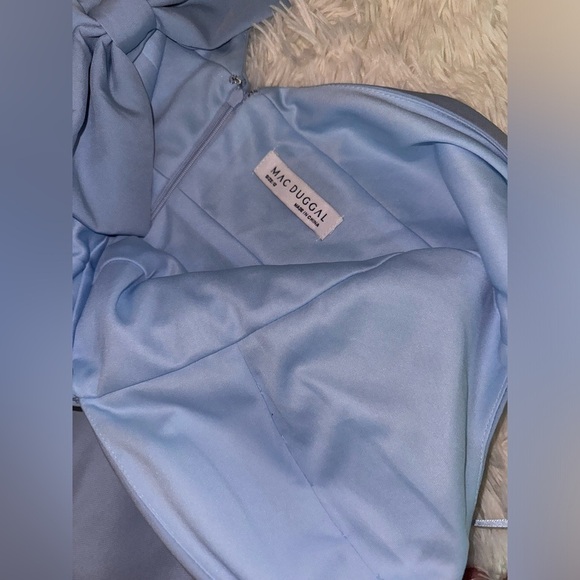 NEW Mac Duggal Bow Shoulder V-Neck sleeveless powder blue Gown Size 12 - Picture 4 of 6